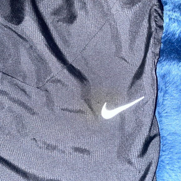 Men's Nike Shorts (Like New) - Picture 2 of 3